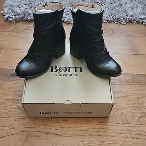 BORN NIB Women's Born Ankle Boots
